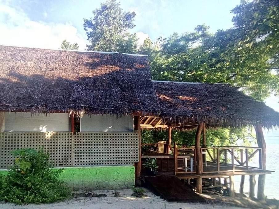 Lonnoc Beach Lodge Hog Harbour Екстериор снимка